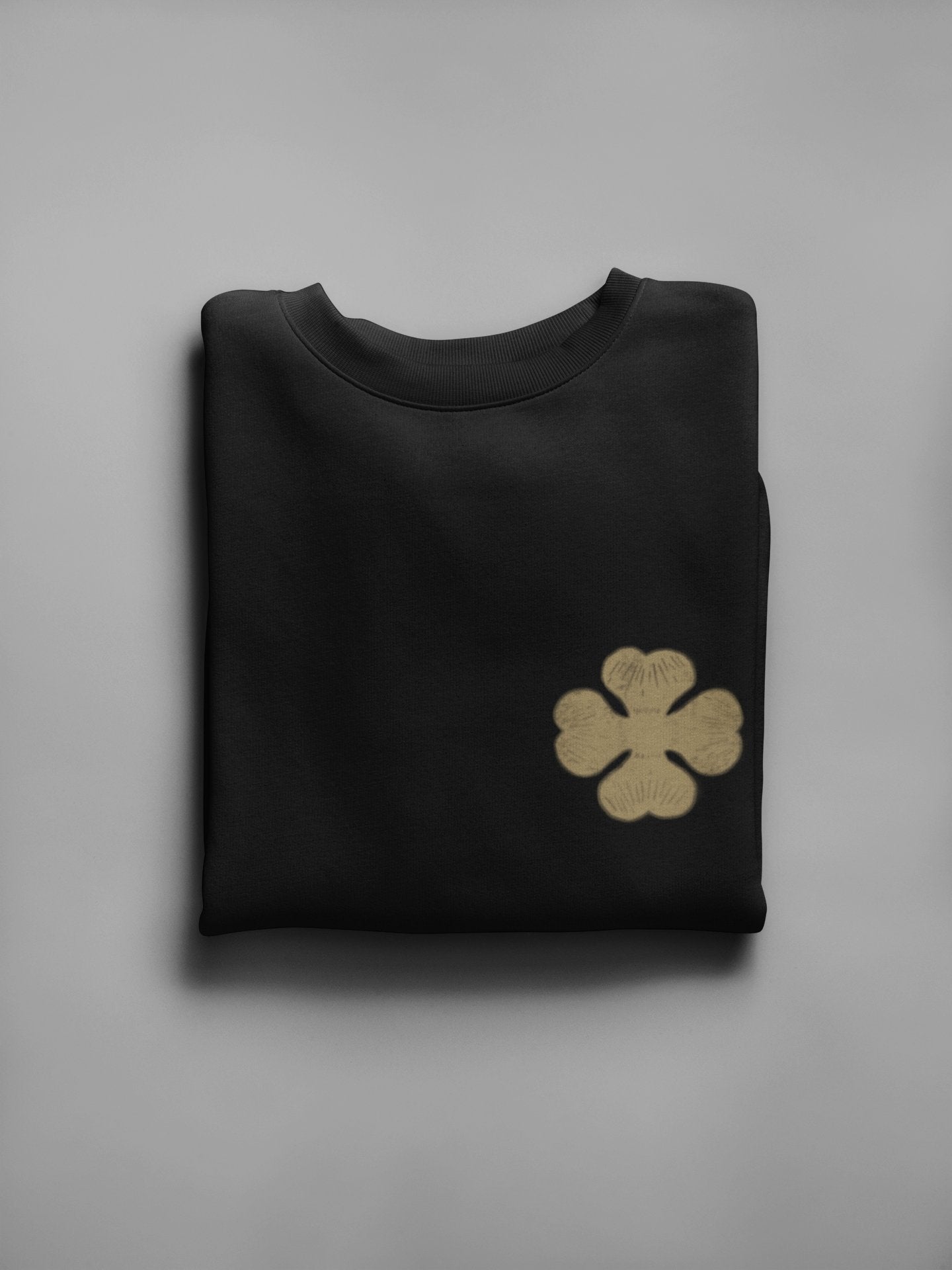 Black Clover (Lowkey) - Sweatshirt - Project NuMa - Sweatshirt